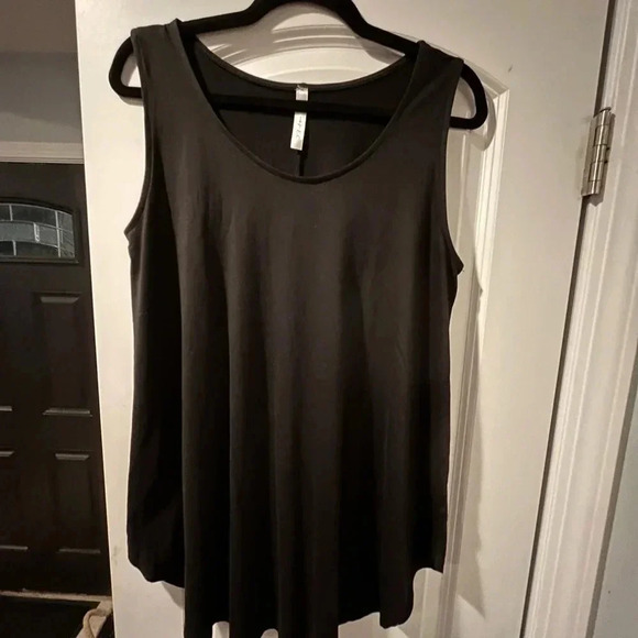 ~E.C.~ Soft Black Tank - Large - Picture 1 of 4